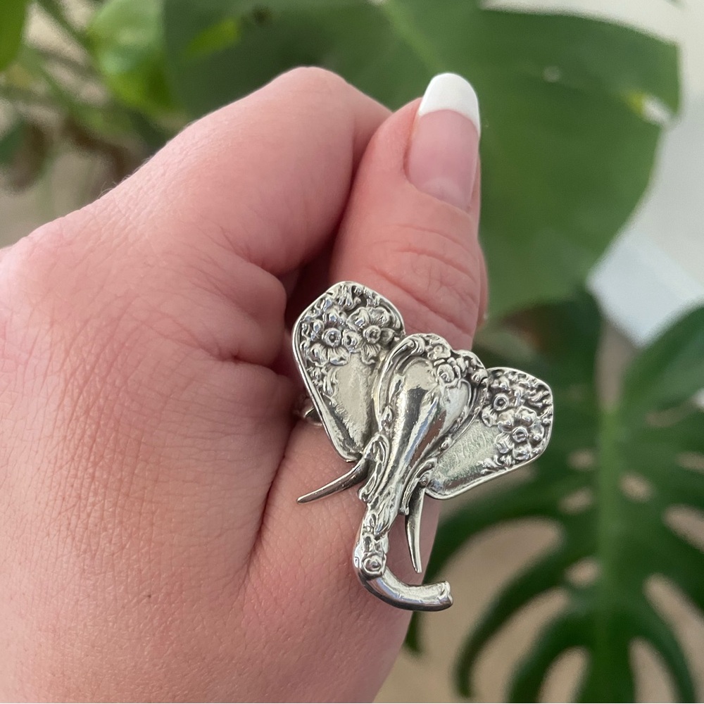 Vintage Sterling Silver Elephant Adjustable Spoon Ring - Picture 2 of 5
